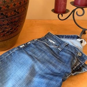 Lucky Jeans - Distressed